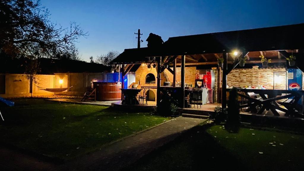 Hotel La Mateo Călimăneşti Esterno foto
